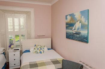 Harbour House 4*